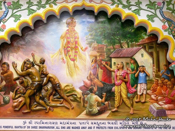 16 Kena Mombasa Swaminarayan temple vyobrazeni hrichu uvnitr chramu.jpg